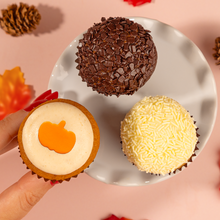Load image into Gallery viewer, Sprinkles September Mini Cupcake Sampler. Not-bg
